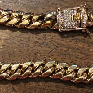 Big big bundle of jewelry amazing pieces as u can see for yourself 💕❤️ stone is